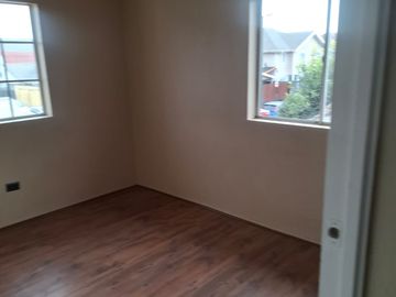 CASA EN PASAJE CERRADO CON SUITE Y PATIO TECHADO, MAIPÚ