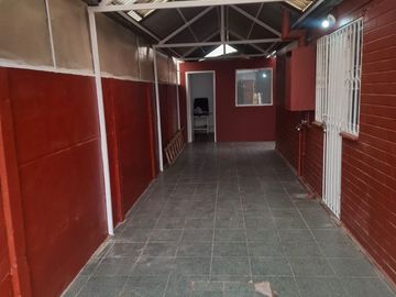 CASA EN PASAJE CERRADO CON SUITE Y PATIO TECHADO, MAIPÚ