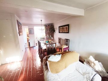 VENDO CASA AMOBLADA EN MAIPU 4 HABITACIONES 2 BAÑOS
