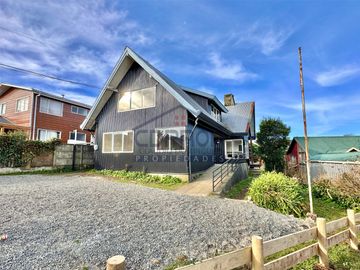 ALTO POTENCIAL, VISTA AL MAR, CASA REMODELADA CENTRO ANCUD