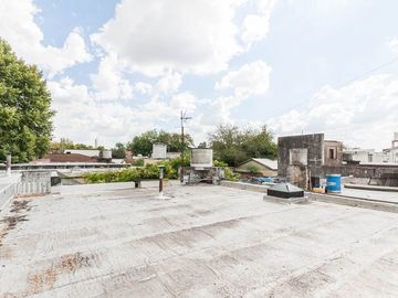 VENTA Casa 3 ambientes con local en Lomas.