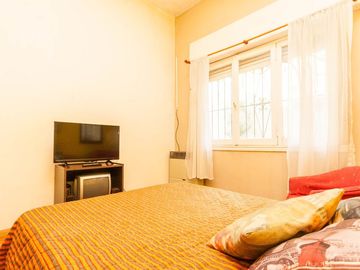VENTA Casa 3 ambientes con local en Lomas.
