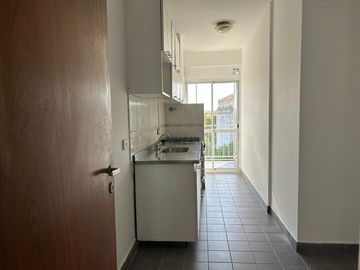 VENTA 4 AMB C/COCHERA EN FLORES