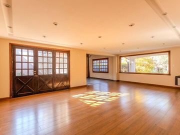 EXCELENTE CASA CHALET 6 AMBIENTES EN ADROGUE
