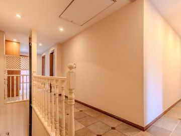EXCELENTE CASA CHALET 6 AMBIENTES EN ADROGUE