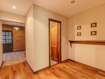 EXCELENTE CASA CHALET 6 AMBIENTES EN ADROGUE