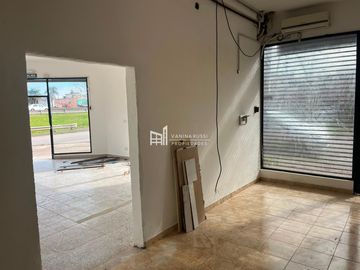 LOCAL EN ALQUILER - INGENIERO MASCHWITZ