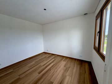 VENTA CASA 5AMB A ESTRENAR - ATLANTIDA STA. CLARA