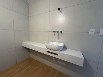 Venta Monoambiente estudio c/balcón contrafrente.