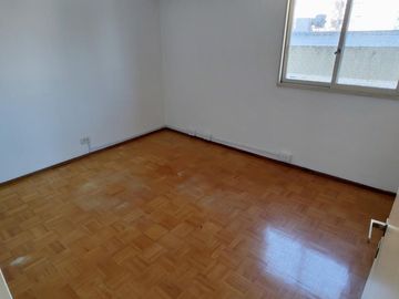 VENTA 4 AMB 2 BAÑOS LIVING 3 HAB CON PLACARD
