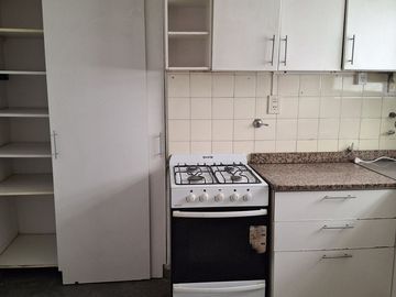 Depto 3 amb fte, bcon, toil 69m2 - Pque Chacabuco