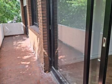 Depto 3 amb fte, bcon, toil 69m2 - Pque Chacabuco