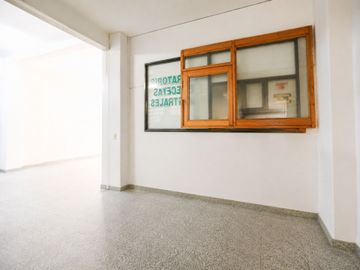 DEPÓSITO Ó LOCAL COMERCIAL 135 M2 CON SÓTANO