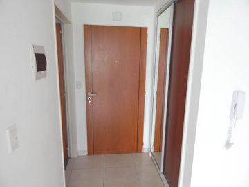 Monoambiente con balcón  en alquiler en Caballito