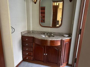 VENTA CASA QUINTA 4 AMB INVERSOR PILAR GRAN LOTE