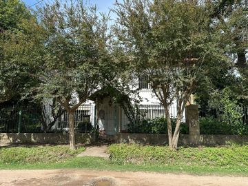 VENTA CASA QUINTA 4 AMB INVERSOR PILAR GRAN LOTE