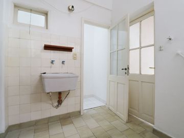 VENTA PH-SAN TELMO -A RECICLAR - APTO- Cto.-PROF.