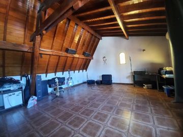 Venta casa 5 amb, jardín, cochera parrilla Olivos