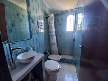 Venta casa 5 amb, jardín, cochera parrilla Olivos