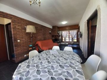 Venta casa 5 amb, jardín, cochera parrilla Olivos