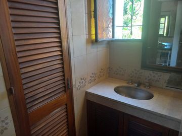 Venta casa 5 amb, jardín, cochera parrilla Olivos