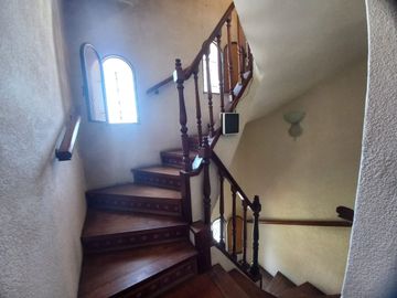 Venta casa 5 amb, jardín, cochera parrilla Olivos