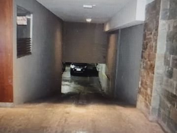 Cochera cubierta en Venta en Villa del Parque