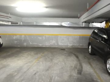 Cochera cubierta en Venta en Villa del Parque
