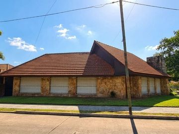 VENTA CASA 4 AMBIENTES VILLA SARMIENTO