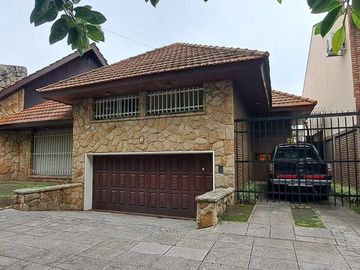 VENTA CASA 4 AMBIENTES VILLA SARMIENTO