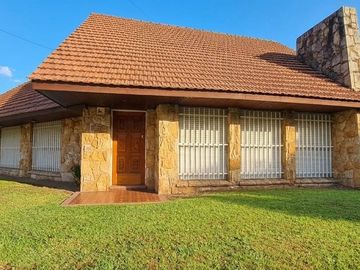 VENTA CASA 4 AMBIENTES VILLA SARMIENTO