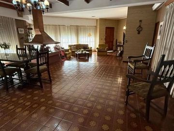 VENTA CASA 4 AMBIENTES VILLA SARMIENTO