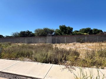 Terreno habitacional en privada, Por instituto Seven Hills