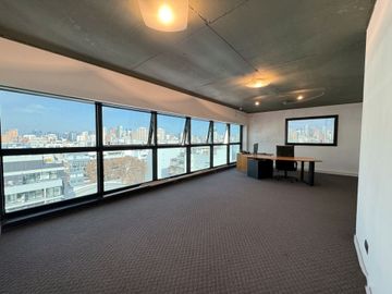 Venta Oficina Piso 12 Único Balcón y Cochera Nuñez