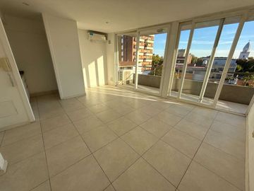VENTA 2 AMBIENTES 50M2  VICTORIA BALCON