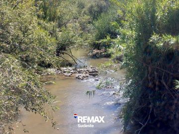 Venta quinta rural con doble vivienda y galpón