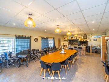 Venta quinta rural con doble vivienda y galpón