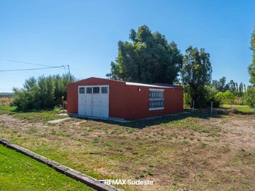 Venta quinta rural con doble vivienda y galpón