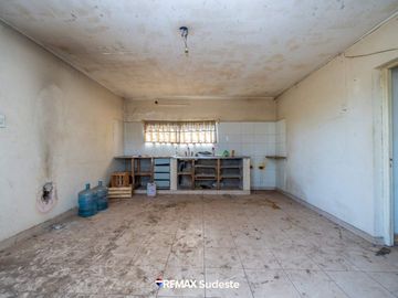 Venta quinta rural con doble vivienda y galpón