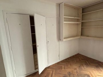 VENTA DEPTO 4AMB C/BALCON + PARILLA ZONA FLORES