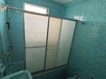 VENTA DEPTO 4AMB C/BALCON + PARILLA ZONA FLORES