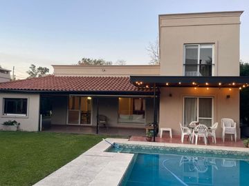HERMOSA CASA EN VENTA BARRIO EL MIRASOL PILAR