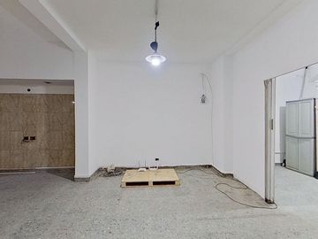 VENTA LOCAL EN ZONA MUY COMERCIAL DE CABALLITO