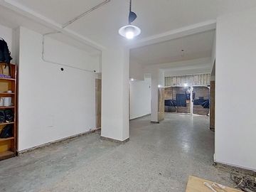 VENTA LOCAL EN ZONA MUY COMERCIAL DE CABALLITO