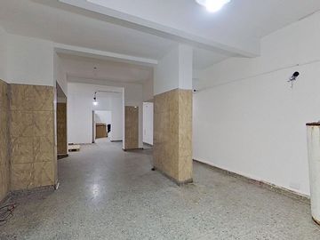 VENTA LOCAL EN ZONA MUY COMERCIAL DE CABALLITO