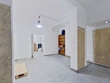 VENTA LOCAL EN ZONA MUY COMERCIAL DE CABALLITO