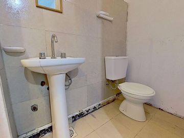 VENTA LOCAL EN ZONA MUY COMERCIAL DE CABALLITO