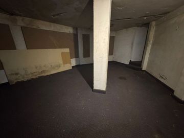 LOCAL DEPÓSITO EN ALQUILER EN MORON A REFACCIONAR
