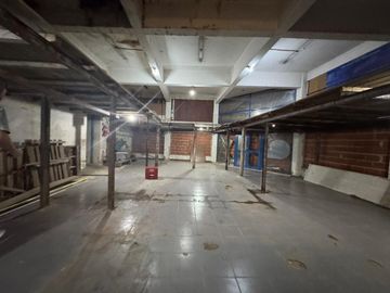 LOCAL DEPÓSITO EN ALQUILER EN MORON A REFACCIONAR