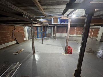 LOCAL DEPÓSITO EN ALQUILER EN MORON A REFACCIONAR